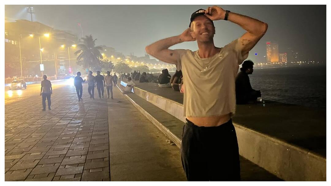 Chris Martin Enjoys Scooter Ride And Night Stroll In Ahmedabad Ahead Of Coldplay Concert. Watch Video Chris Martin Enjoys Scooter Ride And Night Stroll In Ahmedabad Ahead Of Coldplay Concert. Watch