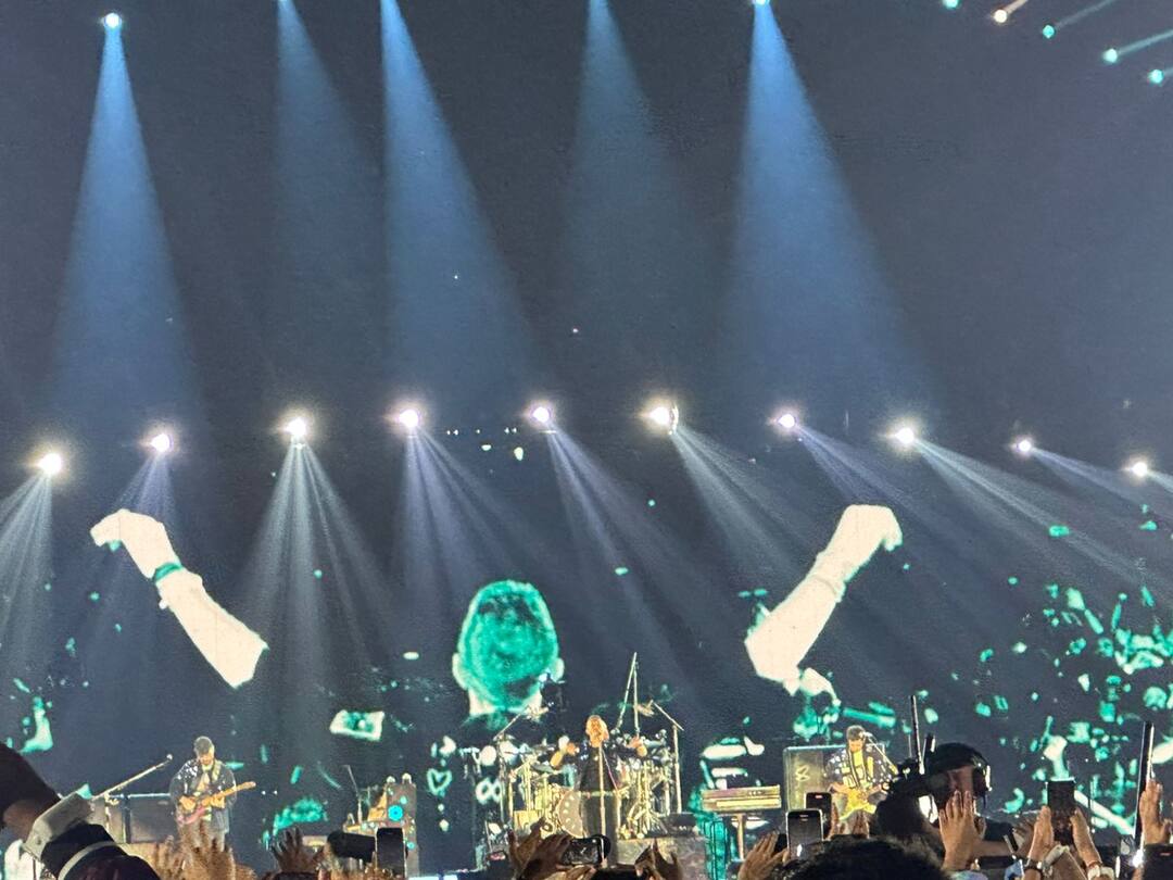 કોલ્ડપ્લેનો અમદાવાદમાં ધમાકેદાર શો: ૧.૨ લાખથી વધુ ચાહકો મંત્રમુગ્ધ! Ahmedabad Hosts Coldplay’s Spectacular Show with 1.2 Lakh Fans in Attendance કોલ્ડપ્લેનો અમદાવાદમાં ધમાકેદાર શો: ૧.૨ લાખથી વધુ ચાહકો મંત્રમુગ્ધ!