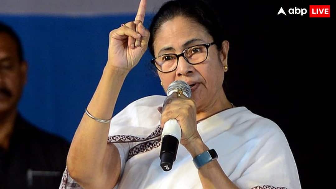 Kolkata Doctor Murder Case: 'पुलिस ने सबूत मिटाने के प्रयास किए, CM ममता इसे नकार नहीं सकती', आरजी कर मामले में पीड़ित परिवार के गंभीर आरोप Indian Doctor Allegedly Raped Murdered in Kolkata Parents Accuse Police & Government of Evidence Tampering Kolkata Doctor Murder Case: 'पुलिस ने सबूत मिटाने के प्रयास किए, CM ममता इसे नकार नहीं सकती', आरजी कर मामले में पीड़ित परिवार के गंभीर आरोप