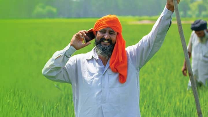 अब देखना होगा 1 फरवरी 2025 को जब केंद्रीय बजट पेश किया जाएगा. तो इसमें किसानों को मिलने वाले लाभ में सरकार की ओर से इजाफा किया जाता है या नहीं. अगर सरकार योजना में मिलने वाले लाभ की राशि में बढ़ोतरी करती है. तो देश के करोड़ों किसानों को इसका सीधा फायदा होगा.