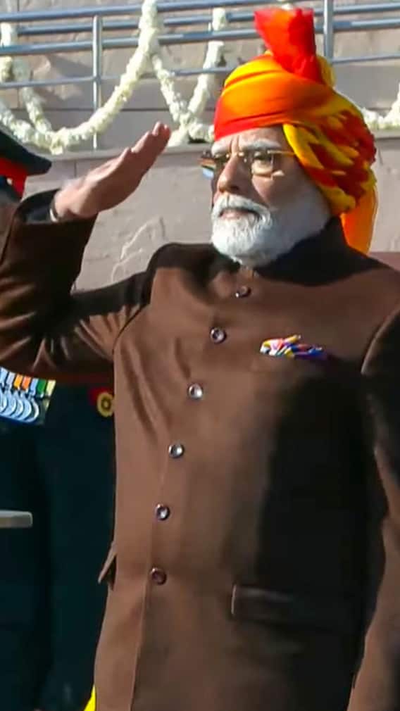 দেশজুড়ে পালিত হচ্ছে ৭৬তম প্রজাতন্ত্র দিবস,  কর্তব্যপথে প্রধানমন্ত্রী