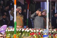 Photos: कश्मीर में धूमधाम से मनाया गया गणतंत्र दिवस, सुरक्षा के ऐसे रहे इंतजाम