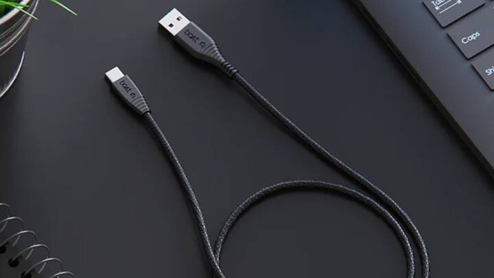 Boat कंपनी की Type C केबल अमेजन पर मात्र 99 रुपये में मिल रही है इस केबल पर अमेजन 80 प्रतिशत का डिस्काउंट दे रहा है. अमेजन पर इस केबल को 5 में से 4 स्टार रेटिंग मिली है.