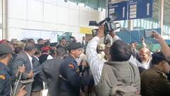 महाकुंभ 2025: बेटे अर्जुन के साथ प्रयागराज पहुंचे अखिलेश यादव, कार्यकर्ताओं ने किया जबरदस्त स्वागत, देखें तस्वीरें