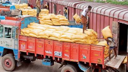 600 Tons of DAP, Complex Fertilizer arrived from Tuticorin to Thanjavur for cultivation இனிமேல் கவலை வேண்டாம்! தூத்துக்குடியிலிருந்து தஞ்சைக்கு உரங்கள்... பயிரிட தயாராகும் விவசாயிகள்