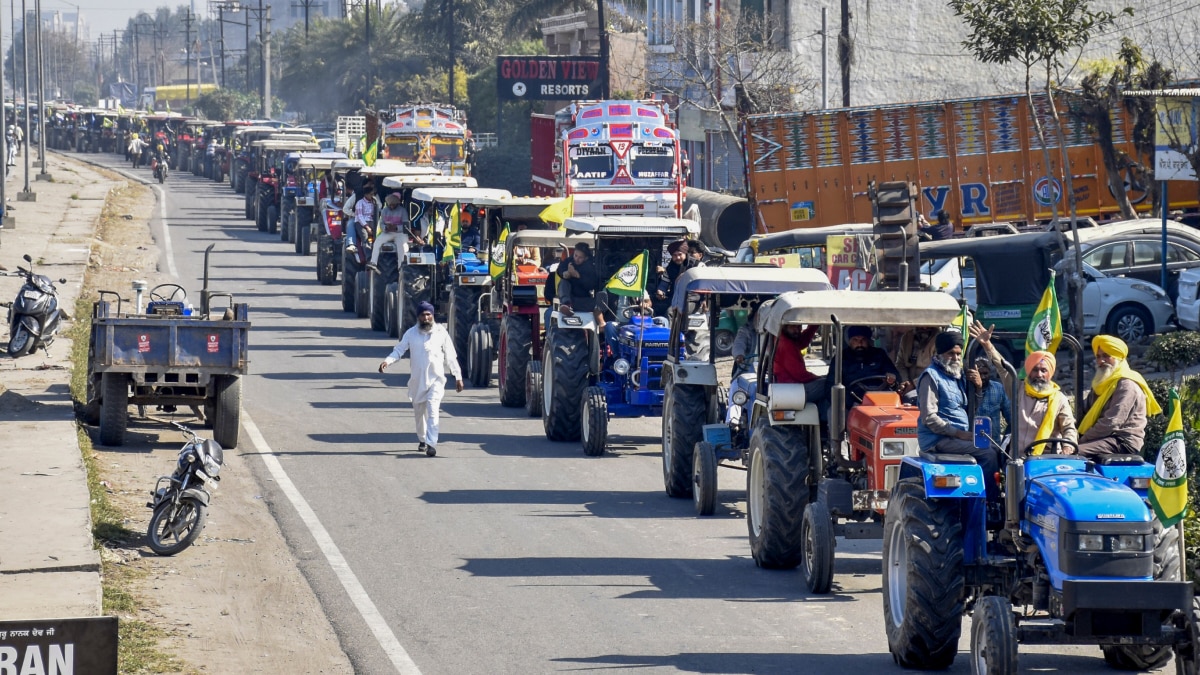 MPS गारंटी, कर्ज माफी, NFSM वापसी की मांग, सयुंक्त किसान मोर्चा ने निकाला ट्रैक्टर मार्च