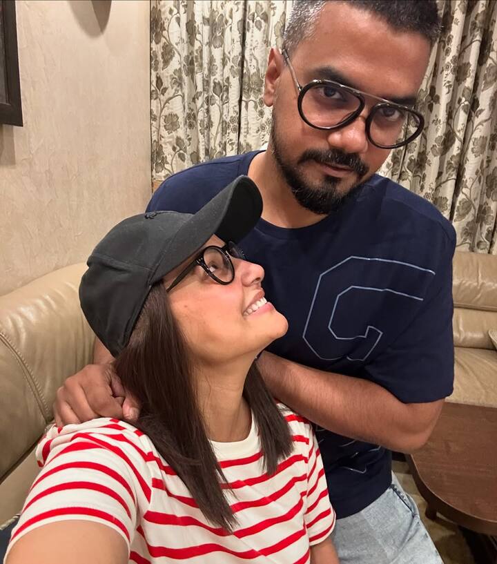 अपने इस मुश्किल दौर में अपने बॉयफ्रेंड का भरपूर साथ और सपोर्ट पाकर हिना खान काफी खुशकिस्मत महसूस कर रही हैं. पोस्ट के साथ उन्होंने रॉकी के लिए लंबा कैप्शन लिखा है.