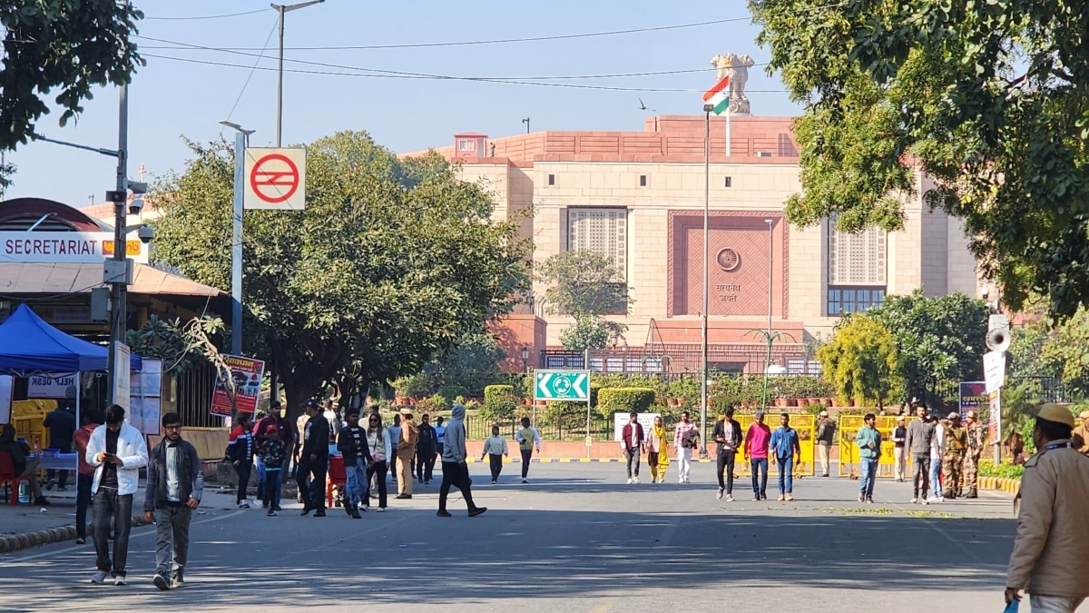 Delhi Traffic Advisory: भारत पर्व के लिए पुलिस की एडवाइजरी जारी, इन रास्तों पर जानें से बचें, पढ़ें गाइडलाइंस