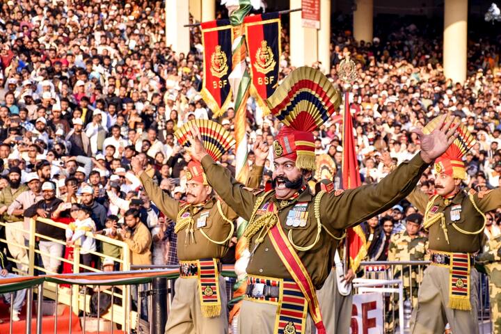 Attari: Border Security Force (BSF) personnel during the Beating Retreat ceremony on the 76th Republic Day, at the Attari-Wagah border between India and Pakistan, near Amritsar, Sunday, Jan. 26, 2025. (PTI Photo)