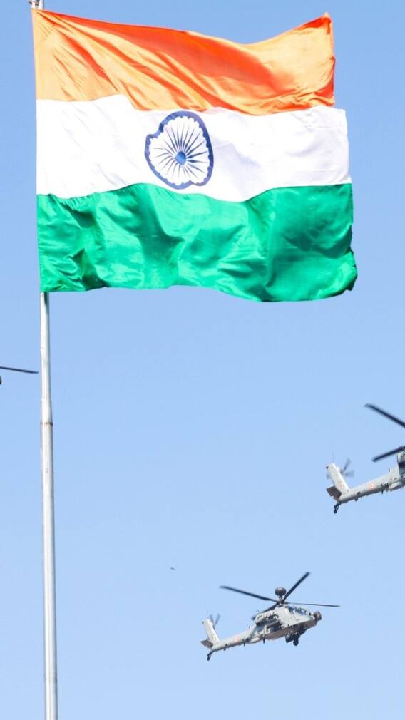 ఢిల్లీ  గణతంత్ర వేడుకలలో  ప్రత్యేక ఆకర్షణగా నిలిచిన శకటాలు