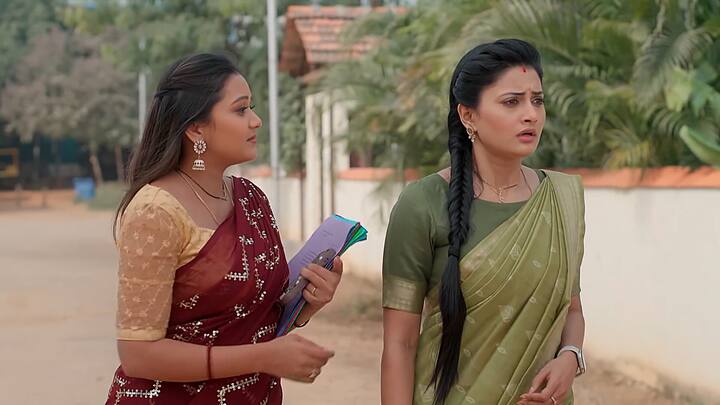 సత్యభామ సీరియల్ అంటే.. మహదేవయ్య vs సత్యభామగా నడిచింది. ఇప్పుడు సీన్లోకి మెయిన్ విలన్ గా ఎంట్రీ ఇవ్వబోతోంది సంధ్య. ఎస్.. మహదేవయ్య - సంజయ్ ఇద్దరూ కలసి అదే చేస్తున్నారు...ఈ వారం ఎపిసోడ్ లో ఇవే సీన్స్ హైలెట్ కాబోతున్నాయ్