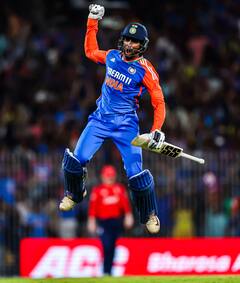 22 साल के तिलक वर्मा ने रच दिया इतिहास, विश्व के दिग्गजों को पीछे छोड़ ऐसा करने वाले बने पहले बल्लेबाज