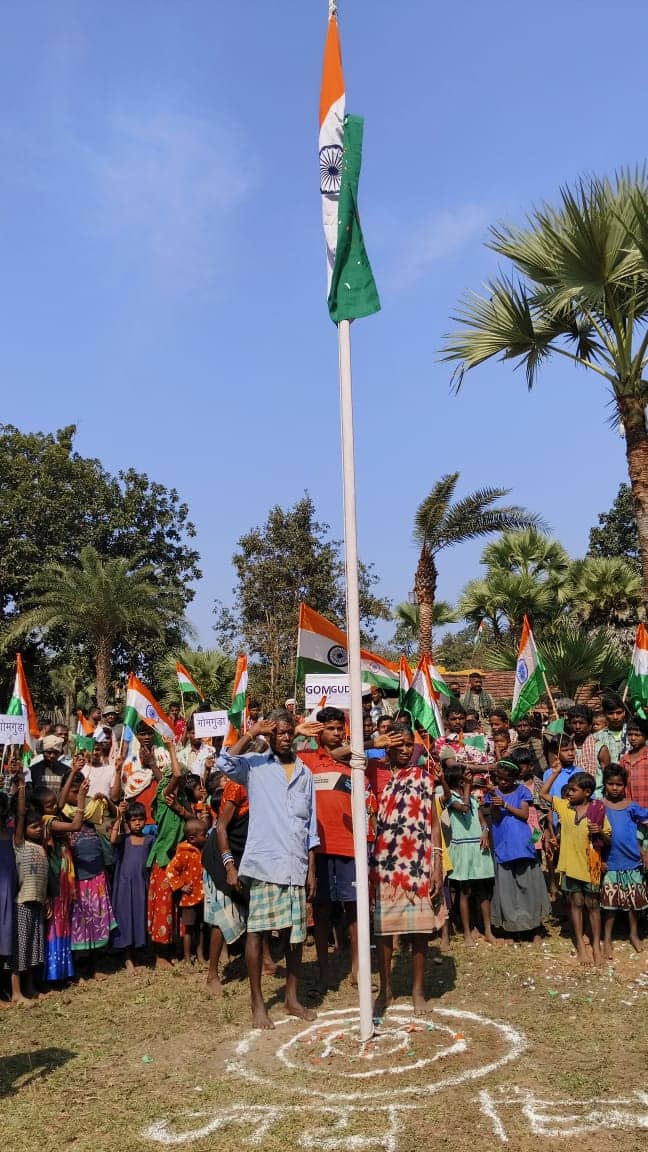बस्तर संभाग के अंतर्गत 4 जिलों के संवेदनशील नक्सल प्रभावित गांवों में पिछले कुछ महीनों में कुल 26 नये पुलिस कैम्प स्थापित किये गए हैं, जिसमें जिला-बीजापुर के अंतर्गत गुंडम, फुटकेल, छुटवाही, कोंडापल्ली, ज़िड़पल्ली, वाटेवागु, कर्रेगट्टा, पीड़िया और जिला नारायणपुर के अंतर्गत-कस्तुरमेटा, मसपुर, ईरकभट्टी, मोहंदी, होरादी, गारपा, कच्चापाल, कोड़लियार और जिला-सुकमा के अंतर्गत टेकलगुड़ेम, पुवर्ती, लखापाल, पूलनपाड़, तुमालपाड़, रायगुडेम, गोलाकुंडा, गोमगुड़ा, मेंट्टागुड़ा और जिला कांकेर के अंतर्गत पानीडोबीर गांव में कैंप स्थापित किए गए हैं.