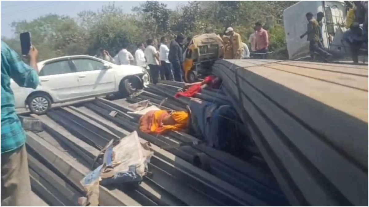 Road Accident: వరంగల్ జిల్లాలో తీవ్ర విషాదం- ఆటోలు, కారుపై లారీ బోల్తా పడి ఐదుగురు దుర్మరణం