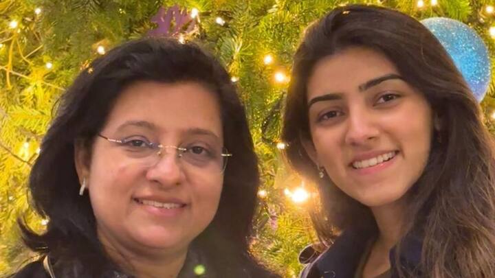 সৌরভ গঙ্গোপাধ্যায়ের স্ত্রী, বিখ্যাত নৃত্যশিল্পী ডোনা গঙ্গোপাধ্যায়ের সোশ্যাল মিডিয়া অ্যাকাউন্ট হ্যাক করল দুষ্কৃতীরা।