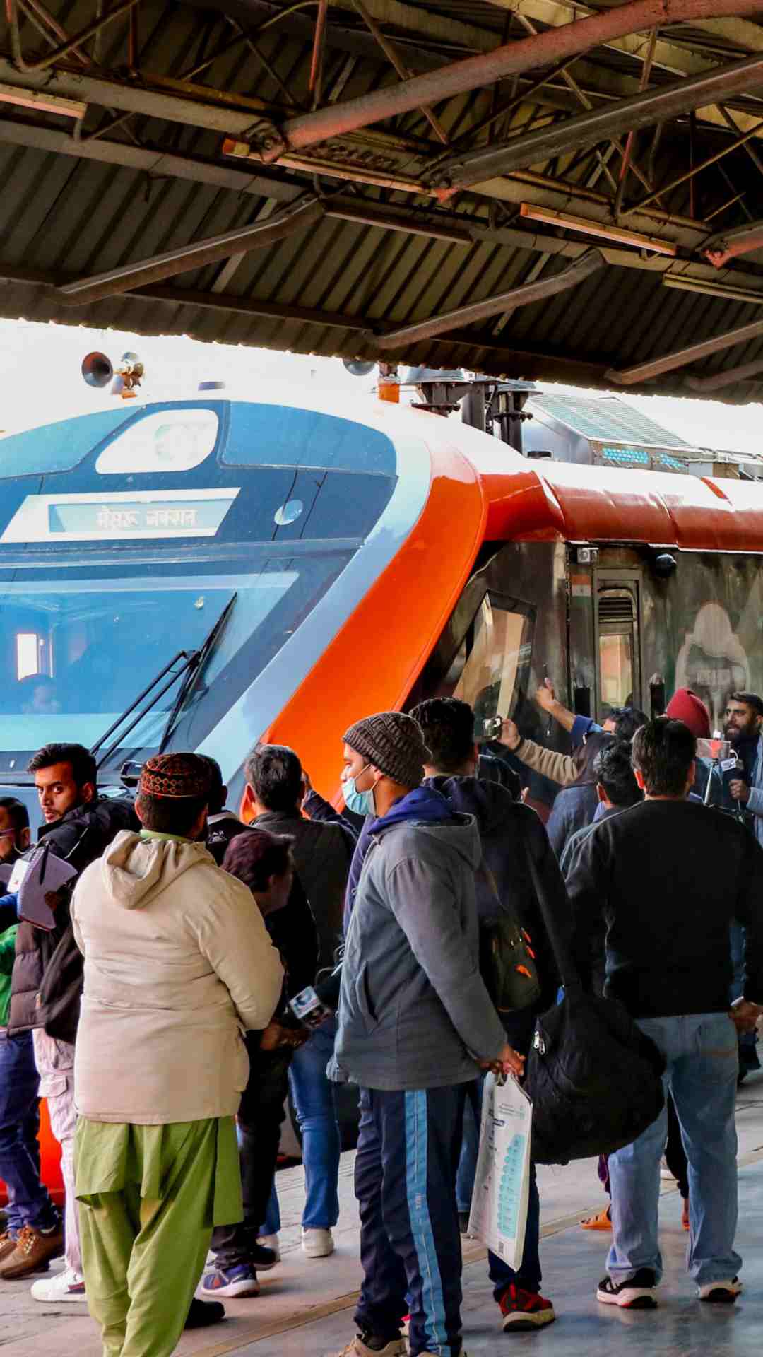 लोको पायलट उन लोगों को कहा जाता है जो ट्रेन को चलाते हैं