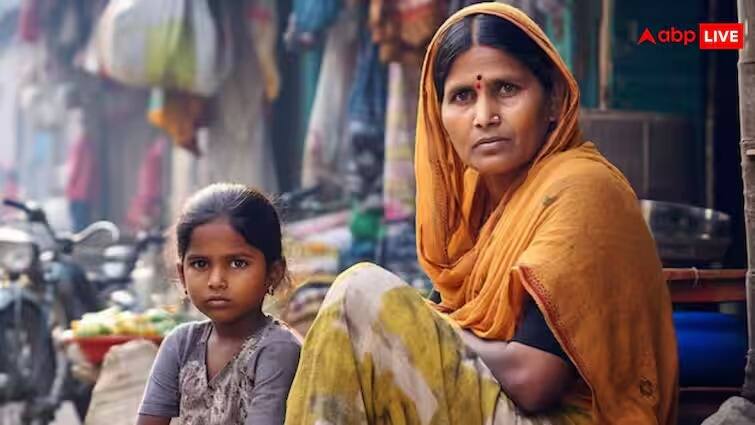 State Bank of India SBI report warns states about women Direct Benefit Transfer schemes SBI Alert: মহিলাদের স্কিমে 'দান-খয়রাতির ধুম', ভোগাতে পারে এই রাজ্যগুলিকে, সতর্ক করল স্টেট ব্যাঙ্ক  