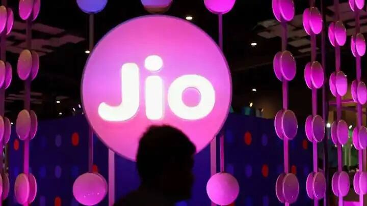 Jio Recharge Plans: રિલાયન્સ જિઓના ગ્રાહકો માટે સારા સમાચાર છે, જિઓએ ૧૭૪૮ રૂપિયાનો નવો પ્રીપેડ પ્લાન લૉન્ચ કર્યો છે.
