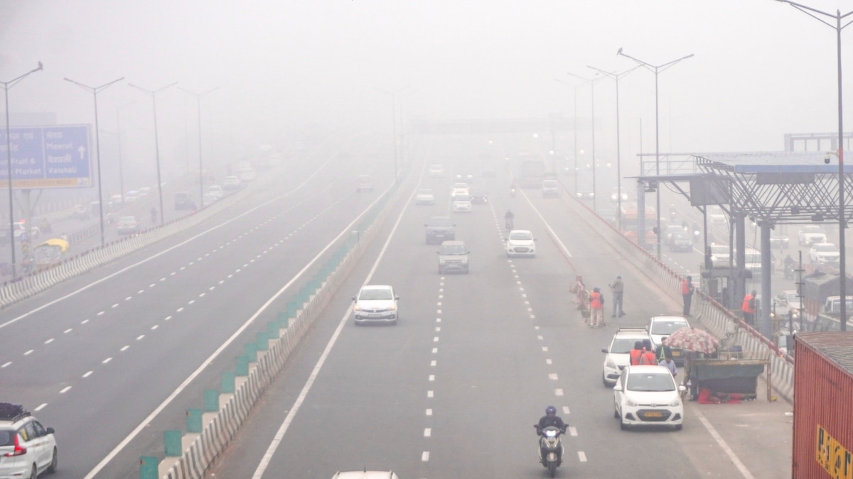 Delhi Weather: रिपब्लिक डे पर सबसे गर्म रहा मौसम, टूटा 8 साल का रिकॉर्ड, क्या ठंड की हो गई विदाई?