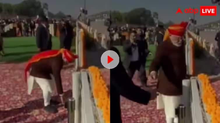 Watch Video: PM Modi picks up garbage from kartvy path  before parade, video of incident goes viral પરેડ પહેલા PM મોદીએ કર્તવ્ય પથ પરથી ઉઠાવ્યો કચરો, ઘટનાનો વીડિયો થયો વાયરલ, જુઓ વીડિયો