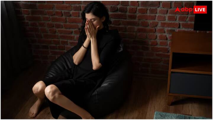 उत्तराखंड में समान नागरिक संहिता यानी UCC लागू होने के बाद लिव-इन रिलेशनशिप में रह रहे कपल्स को रजिस्ट्रेशन कराना अनिवार्य हो गया है. उन्हें रजिस्ट्रार के पास इसका रजिस्ट्रेशन कराना होगा.