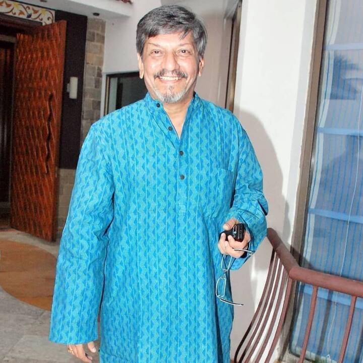 अमोल पालेकर ने ये भी बताया कि, ‘ मैं जो उनके साथ सीन कर रहा था. उसमें तो मेरी कोई लाइन भी नहीं थी. फिर उन्हें ये क्यों दिखाना था कि वो मुझसे कितने बड़े हैं. मुझे नीचा दिखाकर, उनका कद नहीं बढ़ता.’