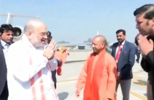 Mahakumbh 2025: મહાકુંભમાં પહોંચ્યા અમિત શાહ, પરિવાર સાથે આસ્થાની લગાવશે ડૂબકી Union Home Minister Amit Shah arrives at Prayagraj Mahakumbh, will take bath in Sangam Mahakumbh 2025: મહાકુંભમાં પહોંચ્યા અમિત શાહ, પરિવાર સાથે આસ્થાની લગાવશે ડૂબકી