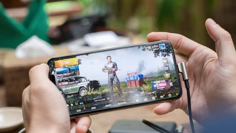 best gaming smartphone under 15000 with 5g connectivity and powerful battery check details Gaming के लिए चाहिए किफायती फोन? 15,000 रुपये से कम में मिलेंगे ये दमदार ऑप्शन, 5G कनेक्टिविटी से भी लैस
