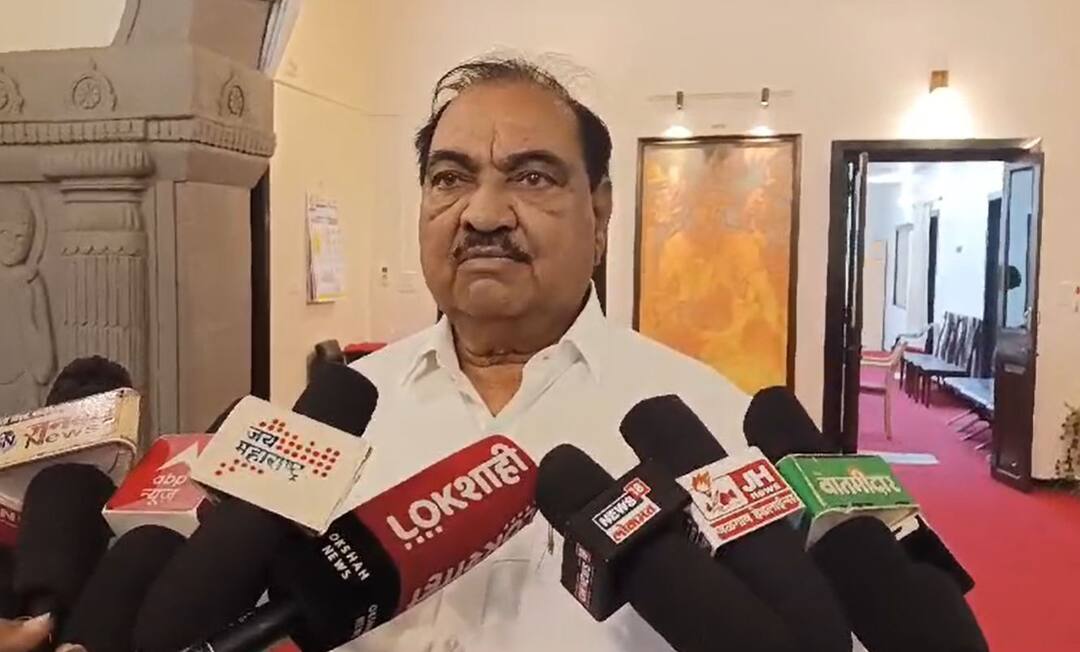 Nationalist Congress Party (NCP) Sharad Pawar faction leader Eknath Khadse criticizes the government on the issue of guardian minister post in Jalgaon पालकमंत्रीपदासाठी हट्ट करणे म्हणजे मंत्र्यांचा हावरटपणा आणि आचरटपणा, एकनाथ खडसेंचा टोला 
