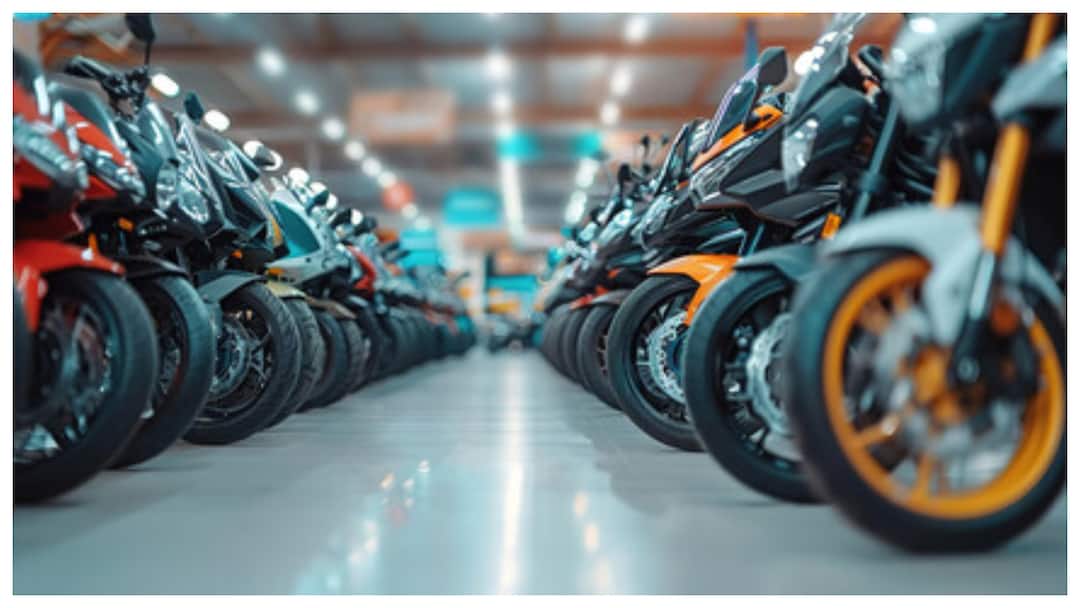 Budget Bikes: ₹2 லட்சத்துக்குள் கிடைக்கும் பவர்புல் பைக்குகள் – எது உங்களுக்கு பெஸ்ட்?