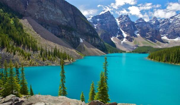 ਇਮੀਗ੍ਰੇਸ਼ਨ ਲੈਵਲ ਪਲਾਨ ਦੇ ਤਹਿਤ ਪੀਆਰ ਟੀਚੇ ਨੂੰ 4,85,000 ਤੋਂ ਘਟਾ ਕੇ 4,65,000 ਕਰਨ ਦੀ ਯੋਜਨਾ ਦੇ ਵਿਚਕਾਰ ਇਨ੍ਹਾਂ ਤਰੀਕਿਆਂ ਬਾਰੇ ਗੱਲ ਕੀਤੀ ਜਾ ਰਹੀ ਹੈ। ਹਰ ਰਸਤੇ ਨੂੰ ਇਸ ਤਰ੍ਹਾਂ ਤਿਆਰ ਕੀਤਾ ਗਿਆ ਹੈ ਕਿ ਇਸ ਨਾਲ ਜਿਨ੍ਹਾਂ ਵਰਕਰਾਂ ਦੀ ਕਮੀ ਦੇਸ਼ ਨੂੰ ਹੋ ਰਹੀ ਹੈ, ਉਸ ਨੂੰ ਪੂਰਾ ਕੀਤਾ ਜਾ ਸਕੇ।