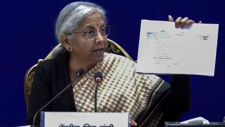 Experts suggest introducing crop-specific programs that focus on advanced machinery, efficient farming techniques, and cost-effective inputs. Involve model farmers to facilitate knowledge sharing and best practices | Photo: PTI