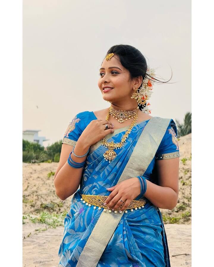 వెబ్ సిరీస్ తో కెరీర్ స్టార్ చేసిన యామిని...పెళ్లయిన కొత్తలో ఇట్లు నీ బావ, నా పేరు యామిని, హౌజ్ వైఫ్ లాంటి షార్ట్ ఫిల్మ్స్ లో మెరిసింది