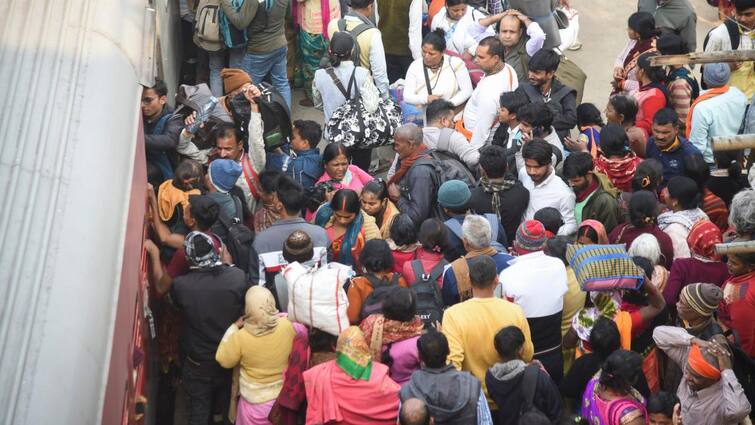 Mauni Amavasya special plan for crowd know how devotees will reach to railway station prayagraj naini chiwki ann मौनी अमावस्या पर प्रयागराज आए श्रद्धालु कैसे पहुंचे नैनी, छिवकी और सूबेदारगंज रेलवे स्टेशन? जान लें यहां