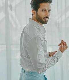 भाड़े का घर था, कपड़े खरीदने के नहीं थे पैसे, आज 300 करोड़ का मालिक है ये बच्चा