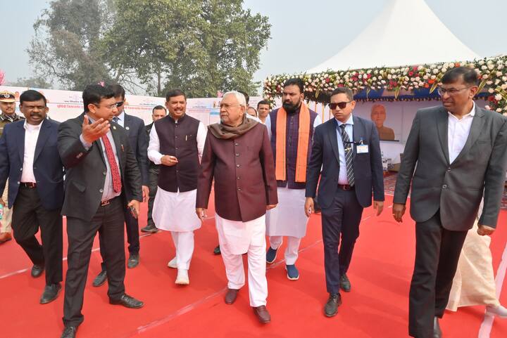 पूर्णिया जिले के कृत्यानंद नगर प्रखंड में स्थित मां कामाख्या देवी मंदिर में प्रतिवर्ष आयोजित होने वाले मेले को राजकीय मेले का दर्जा दिया जाएगा. हर साल धूमधाम से यह मेला होता है.