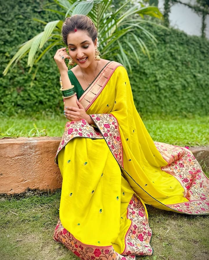 'आई कुठे काय करते' (Aai Kuthe Kay Karte) या मालिकेत संजना ही नकारत्मक भूमिका अभिनेत्री रुपाली भोसले (Rupali Bhosale) हिने साकारली होती .