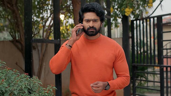 ఇంతలో సంజయ్ కాల్ చేసి మీ అక్క నాకు వార్నింగ్ ఇచ్చింది...ఇప్పుడే మీ ఇంటికి బయలుదేరిందని చెబుతాడు. మా పెదనాన్న మన పెళ్లికి ఒప్పుకున్నాడని చెప్పి..నువ్వు సునామీని ఎదిరించేందుకు సిద్ధంగా ఉండు అని రెచ్చగొడతాడు. మీ అక్క ఎన్నికల్లో పోటీచేయకుండా నువ్వే ఆపాలని ...పెదనాన్న కండిషన్ చెప్తాడు.