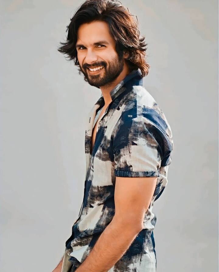 बात करें शाहिद कपूर की ‘देवा’ की तो ये फिल्म 31 जनवरी को रिलीज होने वाली है. फिल्म में पूजा हेगड़े के साथ नजर आएंगे.