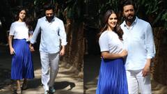 वाइफ जेनेलिया का हाथ थामे स्पॉट हुए रितेश देशमुख, यूजर्स बोले - ‘बॉलीवुड की बेस्ट जोड़ी’