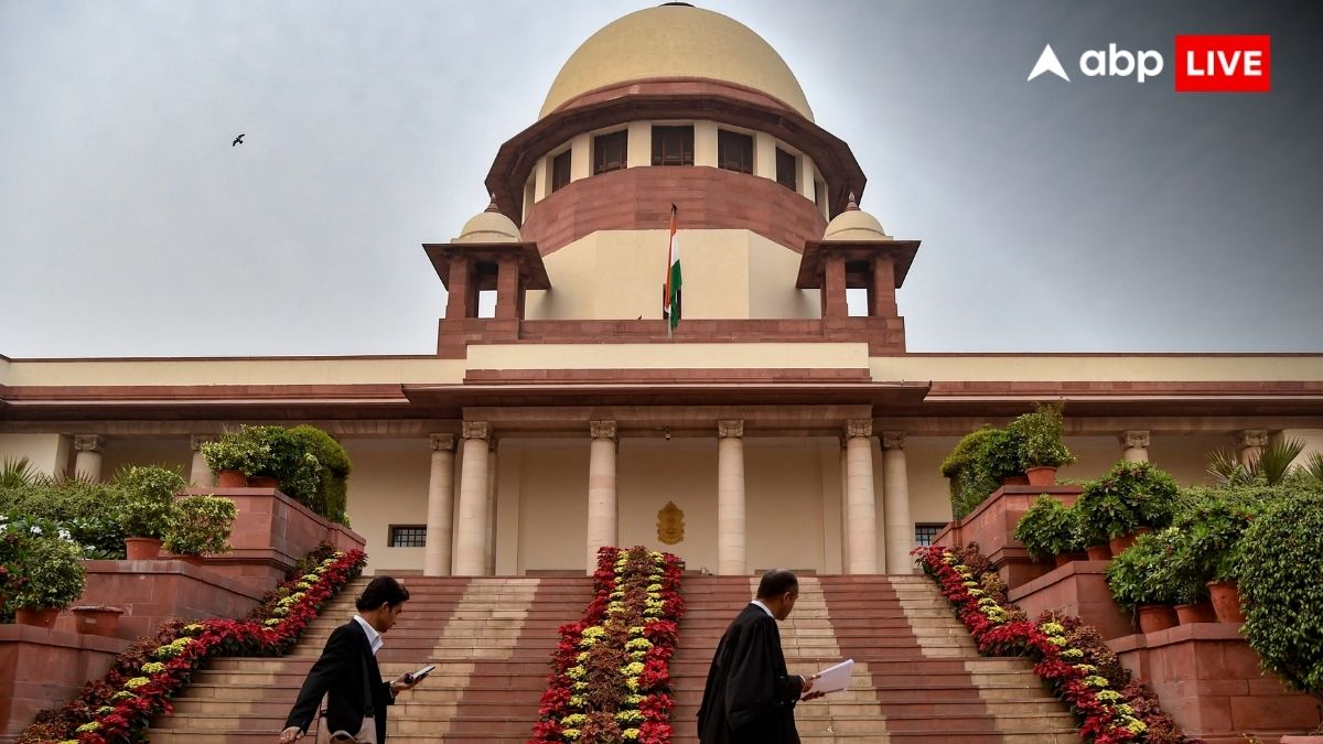 Supreme Court: తన భర్త వల్ల పుట్టలేదని కుమారుడి తండ్రి పేరు రికార్డుల్లో మార్చాలని ఓ తల్లి పిటిషన్ - సుప్రీంకోర్టు ఏమన్నదంటే ?