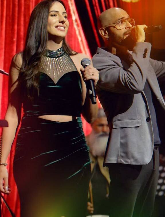 रघु राम ने शेयर किया कि उन्होंने स्मोकिंग छोड़ दी क्योंकि उनकी पत्नी Natalie स्मोक नहीं करती हैं. दरअसल, जब रघु राम ने उन्हें किस करने की कोशिश की तो वो पीछे हट गई थीं.