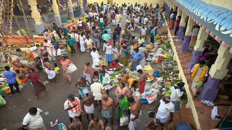 Thai Amavasi 2025 People gather in Thiruvaiyar on the day - tnn தை அமாவாசை தினத்தில் திருவையாறில் குவிந்த மக்கள்