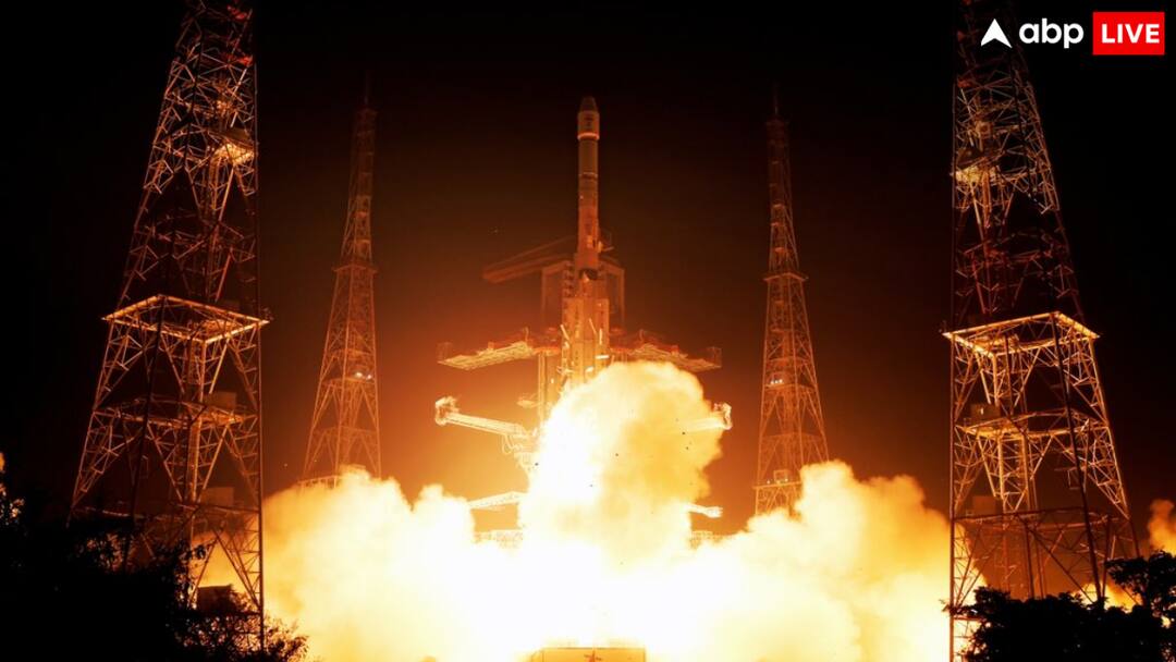ISRO creates history launches 100th mission from Sriharikota GSLV-F15 successful launch  ISRO ने रचा इतिहास, श्रीहरिकोटा से 100वां मिशन किया लॉन्च, अंतरिक्ष में भेजा GSLV-F15 रॉकेट
