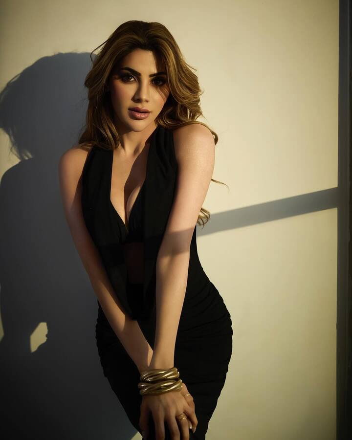 Nikki Tamboli: Having appeared on Bigg Boss 14, Bigg Boss Marathi 5, and Khatron Ke Khiladi 11, Nikki Tamboli is no stranger to reality TV. In the premiere episode, she received the coveted spoon tap from the judges for her impressive dish. She is said to be earning Rs 1.5 lakh per week for her stint on the show. (Image: Instagram/@nikki_tamboli)