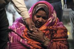 Prayagraj Mahakumbh Stampede: विखुरलेलं सामान, चोहीकडून किंकाळ्या; प्रयागराजच्या महाकुंभातल्या चेंगराचेंगरीचे हादरवणारे PHOTO