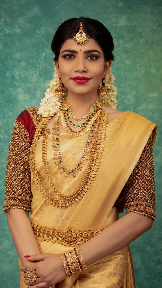 9 Tips For Incorporating Traditional South Indian Fabrics Into Your Wardrobe