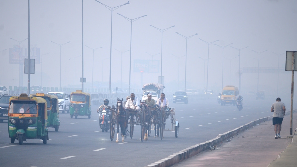 दिल्ली के मौसम में बदलाव, धूप खिलने के साथ पारा चढ़ा, गुरुवार के लिए IMD ने की ये भविष्वाणी