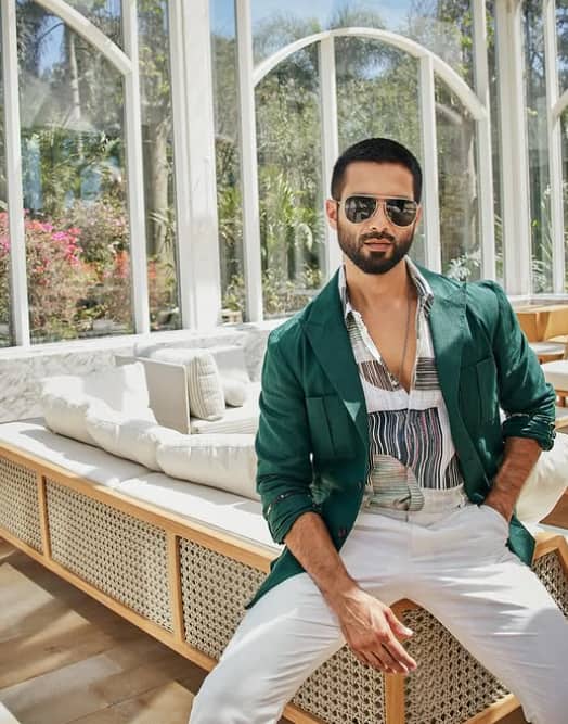 यह पूछे जाने पर कि क्या किसी भूमिका के लिए सिर मुंडवाने में कभी झिझक नहीं हुई. इस पर शाहिद ने हंसते हुए कहा, 