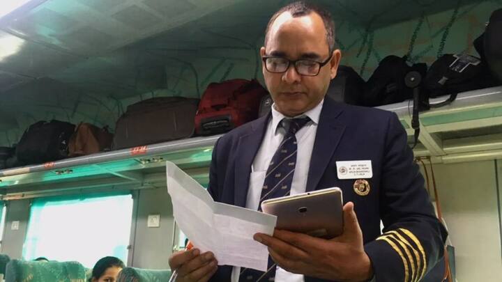 इसके अलावा आप ट्रेन के भीतर टिकट चेक करने वाले टीटीई को मिलकर भी अपनी प्रॉब्लम के बारे में बता सकते हैं. टीटीई आपसे आपका पहचान पत्र दिखाने की मांग कर सकता है और आप से टिकट दिखाने की मांग कर सकता हैं. आपकी पहचान कंफर्म करने के बाद वह आपको आपकी सीट दिला देगा.